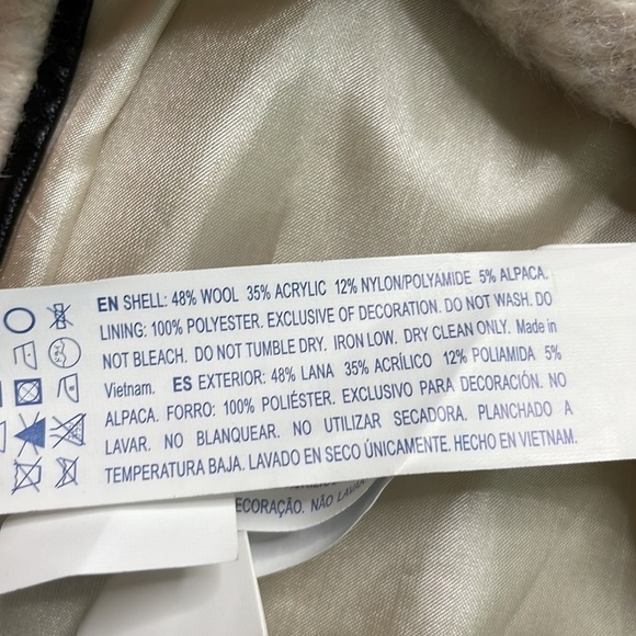 Forever 21 Women’s Juniors Cream and Black Zip Up Felt Jacket, size medium - Picture 7 of 13